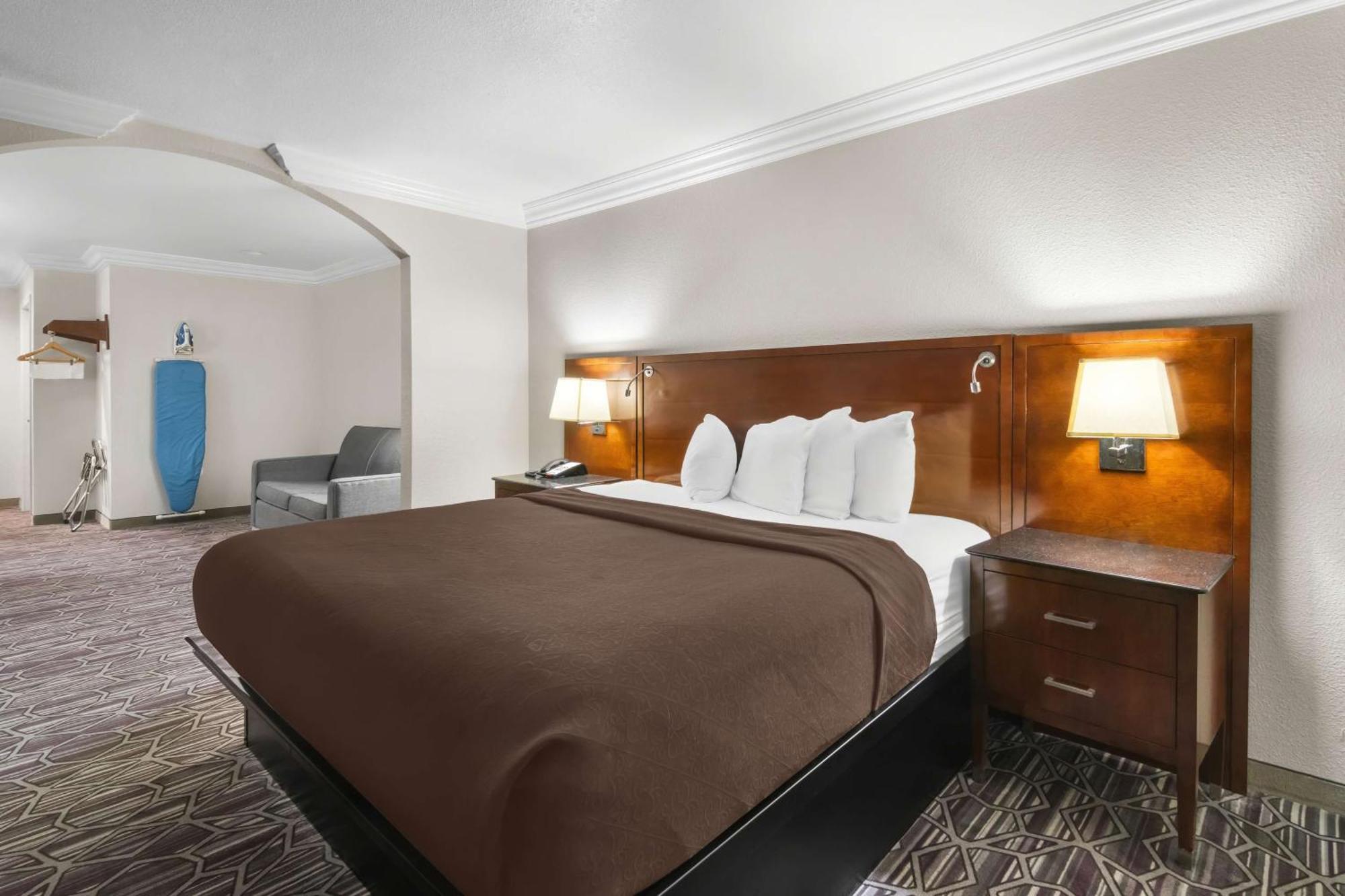 Surestay Plus By Best Western Fort Worth Benbrook Exterior foto