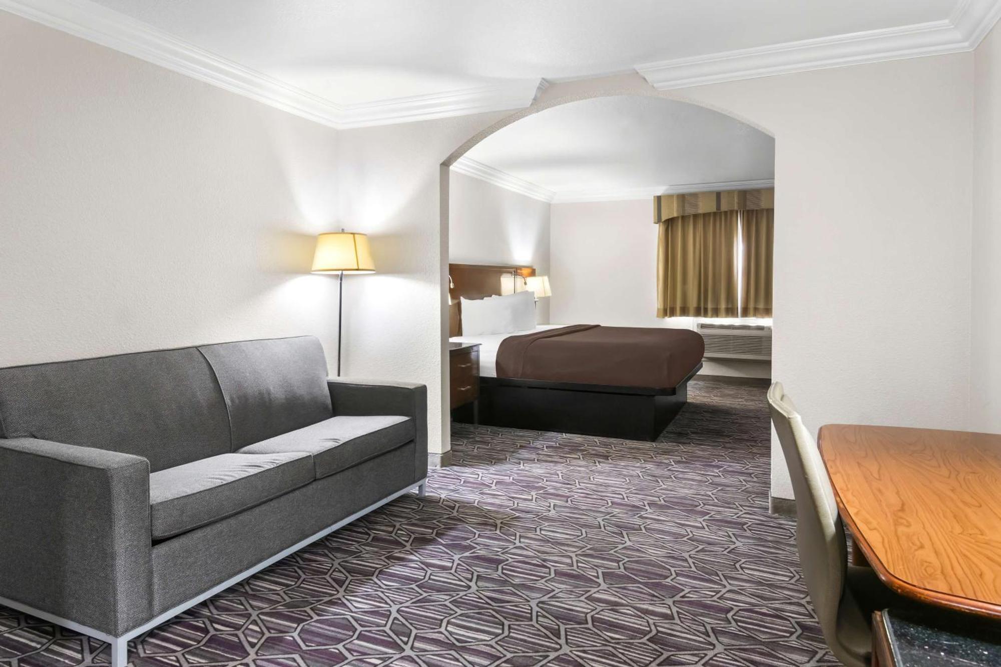 Surestay Plus By Best Western Fort Worth Benbrook Exterior foto