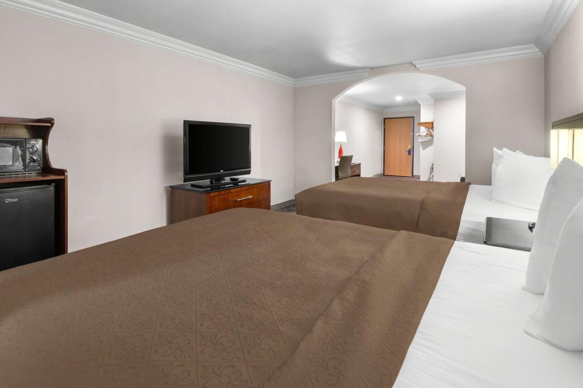 Surestay Plus By Best Western Fort Worth Benbrook Exterior foto