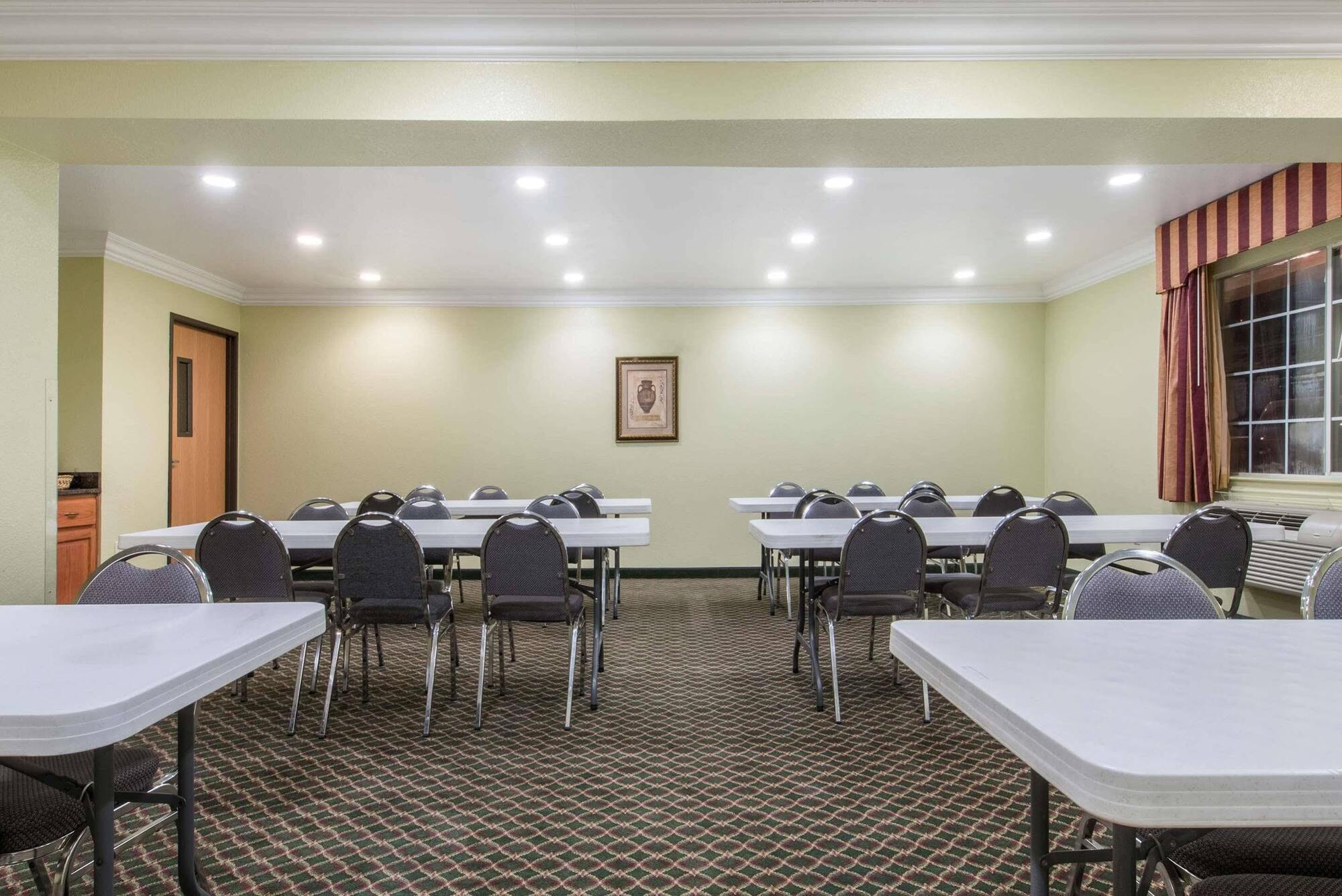 Surestay Plus By Best Western Fort Worth Benbrook Exterior foto